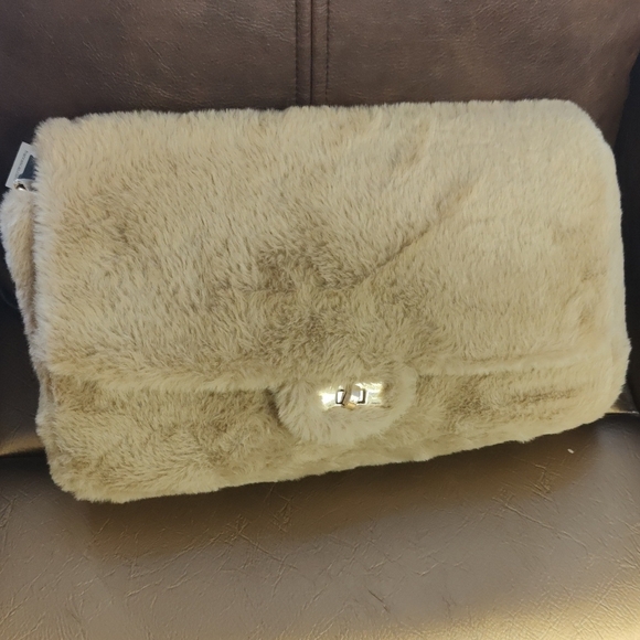 Handbags - Elegant Faux Fur Clutch